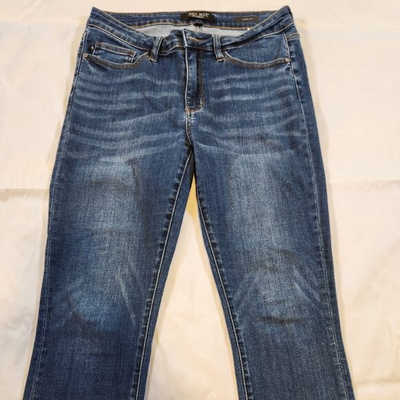 Judy Blue Denim - Judy Blue Capri Jeans Size 30 Medium Wash Distressed